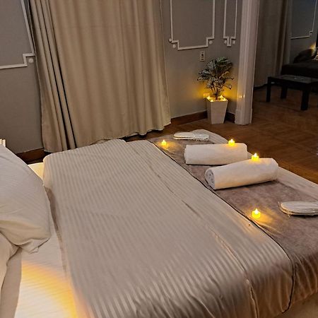 Downtown Family Suites Kaherah Luaran gambar