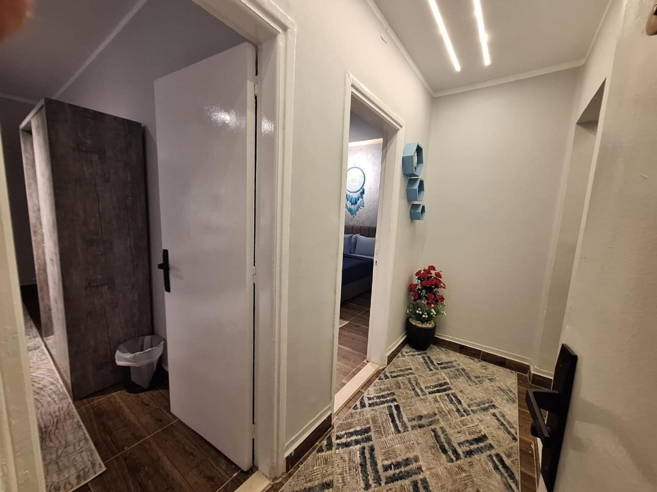 Downtown Family Suites Kaherah Luaran gambar